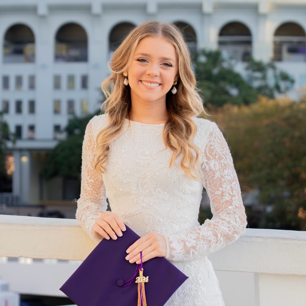 Meet your Posher, Eliza